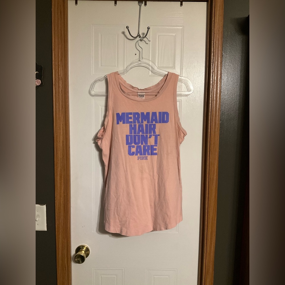 🧜‍♀️vs pink tank Victoria secret